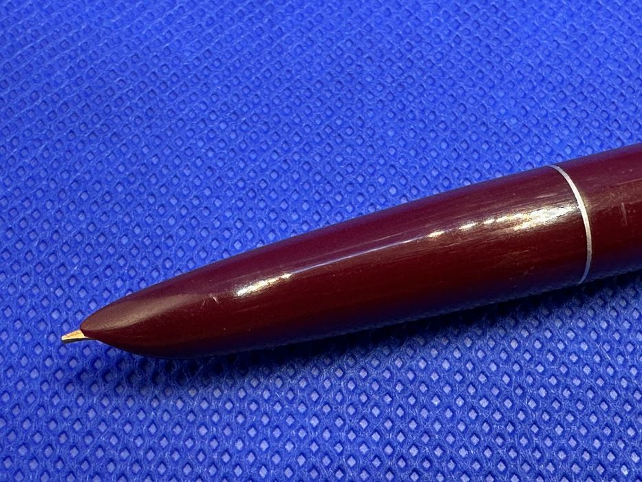 Stilou chinezesc Wing Sung rosu NOS