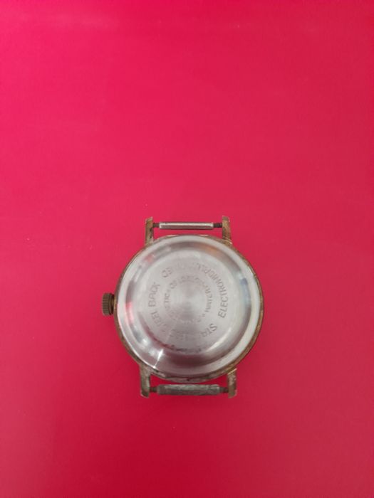 Ръчен часовник Ruhla, произведен в ГДР Източна Германия