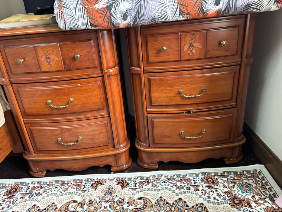 Продам спальный гарнитур