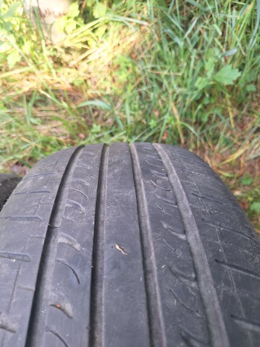 Vând 3 cauciucuri 20 lei bucata