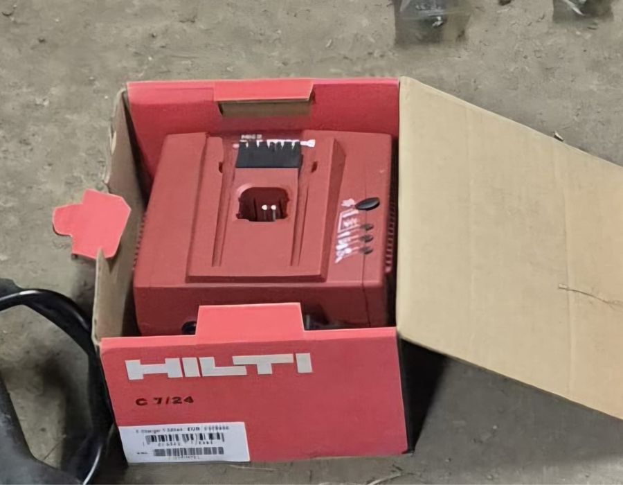 Новое Зарядное устройство Hilti C7/24