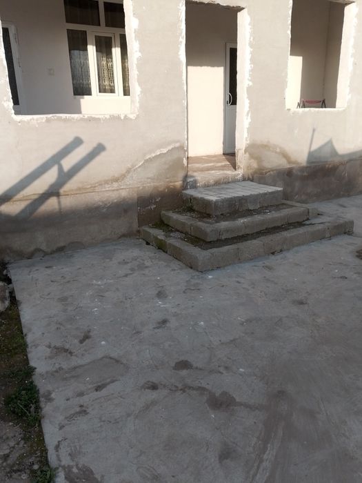 Yer sotiladi 3 xonali 7.5 sotix