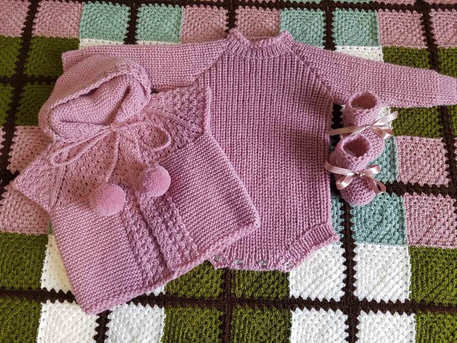 Плетено бебешко комплектче