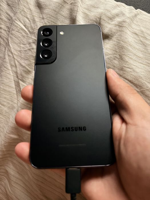 Samsung S 22 sotiladi obmen yoq faqat naxtga