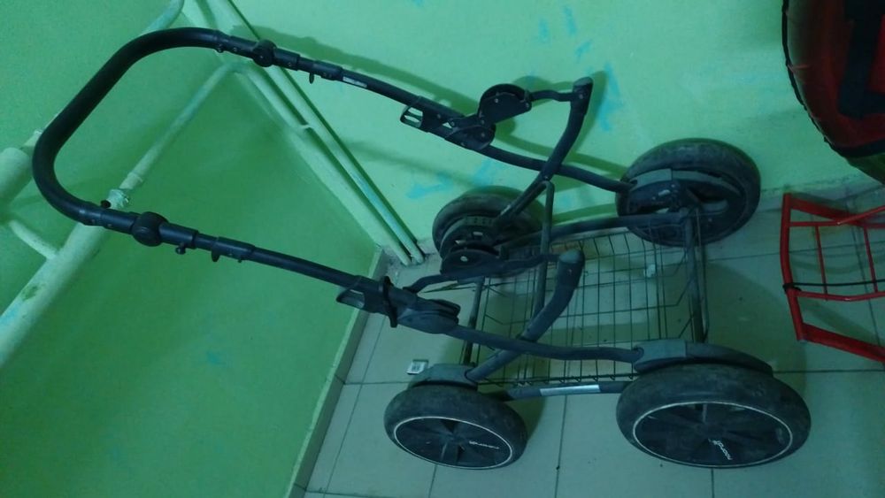 Продам коляску зимний,летний вариант