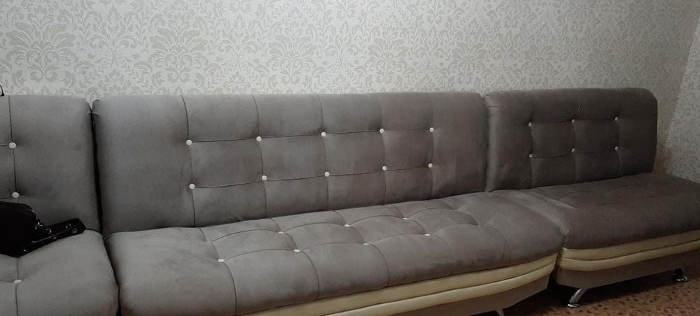 Продаётся диван. Комплект 3.1.1.