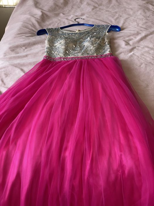 Прокат  платья красивое