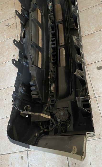 Range Rover спорт 2011 год  передний бампер