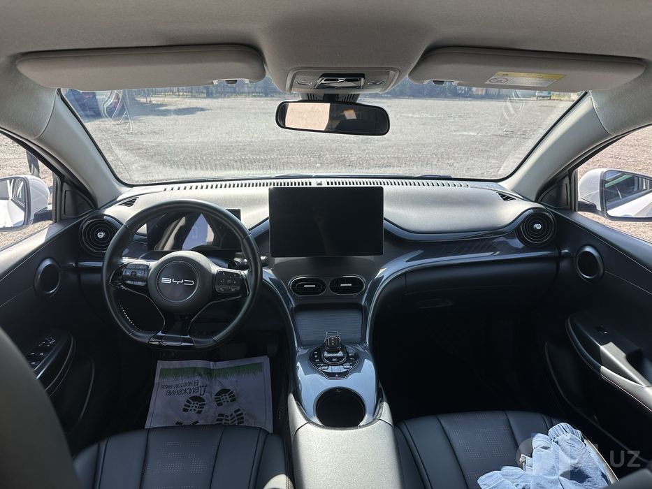BYD.  E.2.  2023. Yil