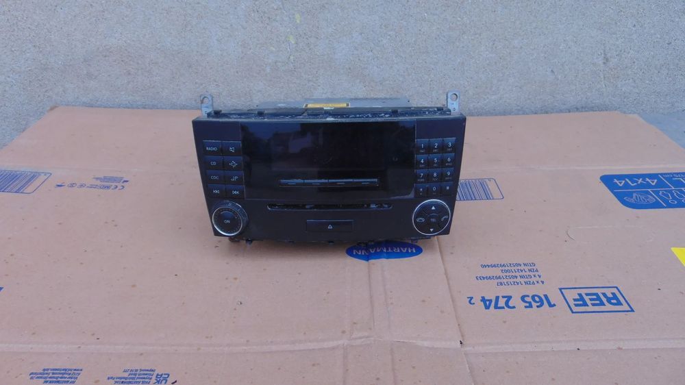 Radio CD Mercedes-Benz C-Class an 2001-2007 cod A2038273842