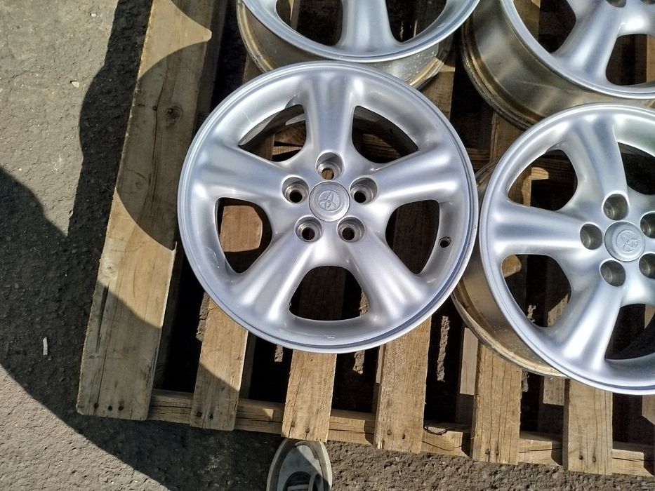 15 цола 5 х 100 мм Тойота Приус / Авенсис / Корола - 6 инча / ЕТ 39