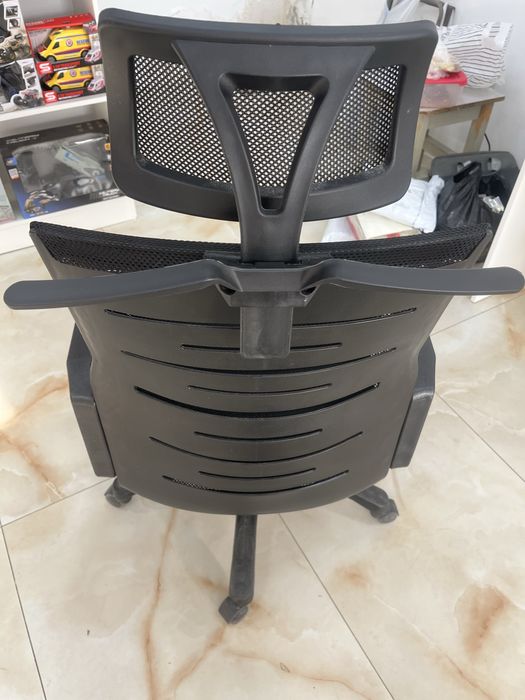 Офисное кресло в отличном состояние