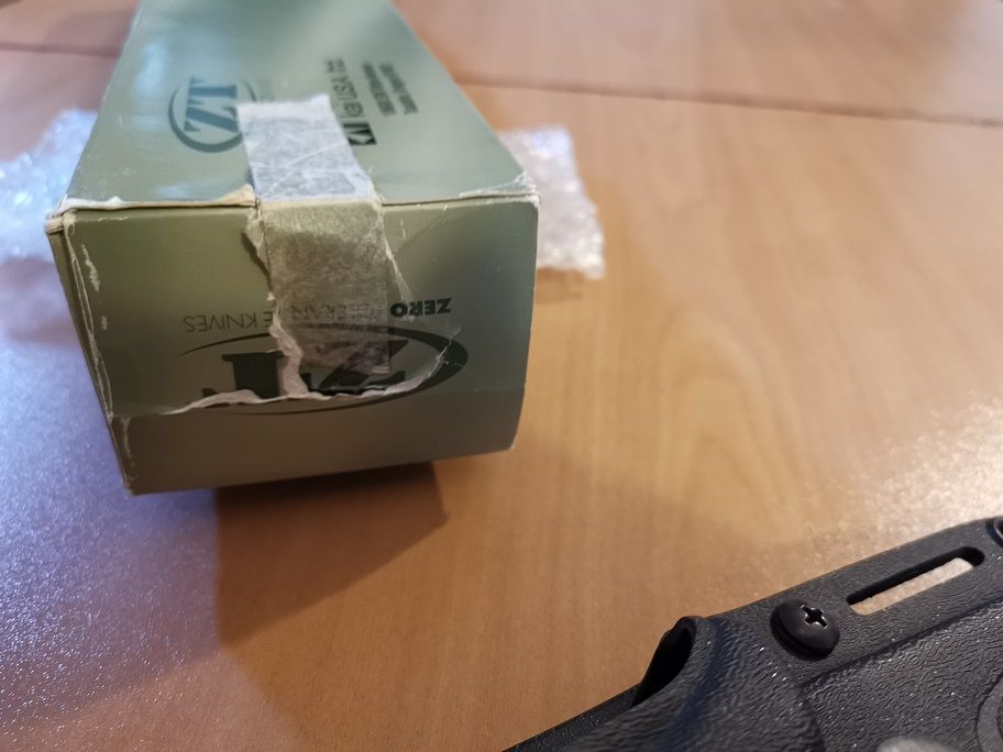 Продавам ZT0170 / Zero Tolerance 0170 Military Combat Fixed Blade for