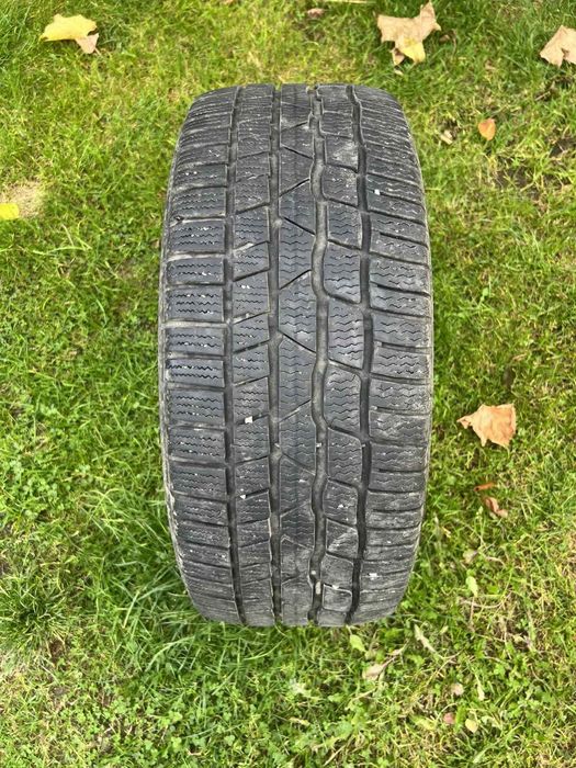 Зимни Гуми 225 40 18 Континентал