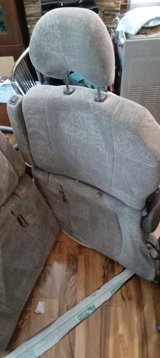 Сиденья 3 ряд. На Deliku