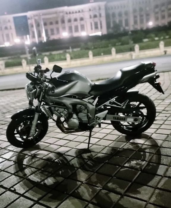 Yamaha fz6 Naked 600 cc