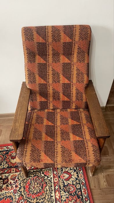 Продаю диван с даумя креслами