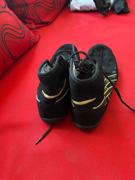 Продавам ASICS tiger 41 номер