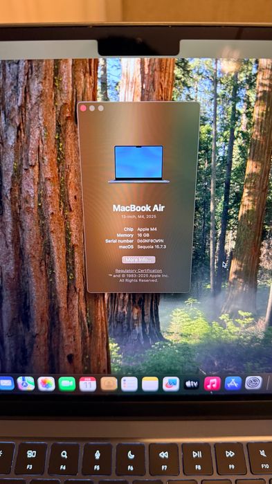 Apple MacBook Air 2025 M4 13” GARANTIE  Midnight 512SSD 16gb IMPECABIL