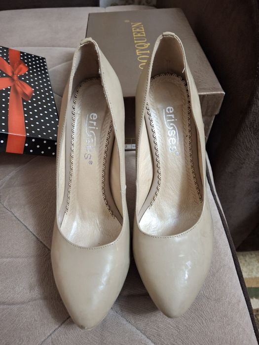 Туфли на высоком каблуке