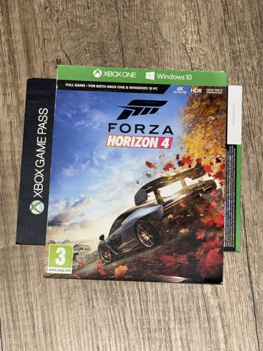 Vând Xbox One S 1TB în stare foarte bună, funcționează perfect, fără probleme.