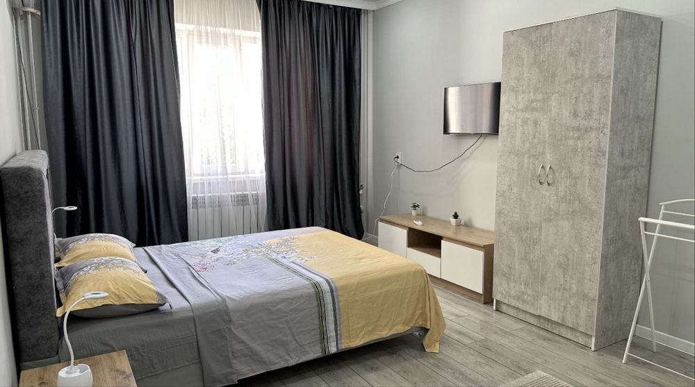 Квартира посуточно 1 комнатная, Универсам