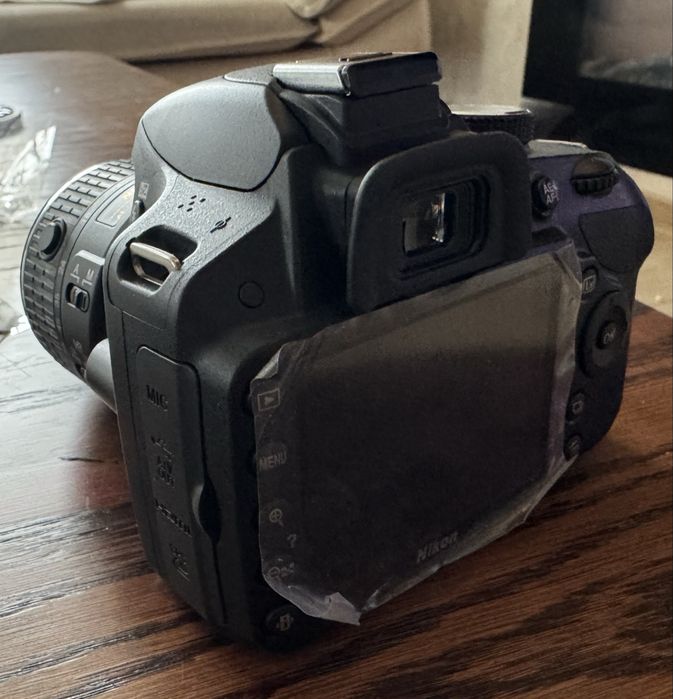 Nikon D3200 - само разопакован