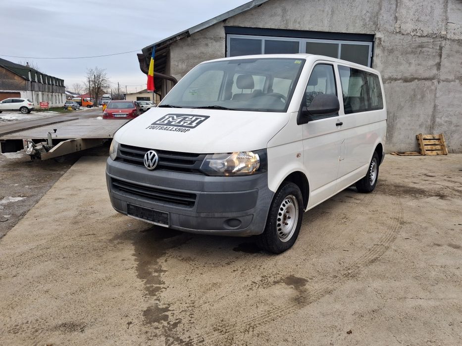 Vând vw t5 2,0tdi Transporter 9  locuri