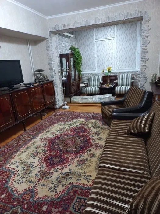 Ц-6 Продаётса 2/3/4 Налоговая 55кв.м