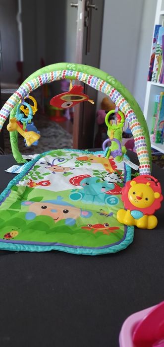 Centru activități salteluta interactiva cu muzica Fisher Price