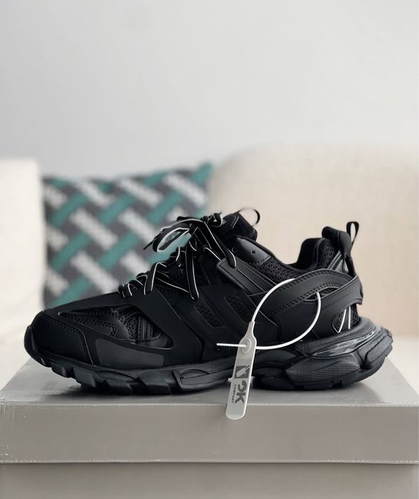 Balenciaga track