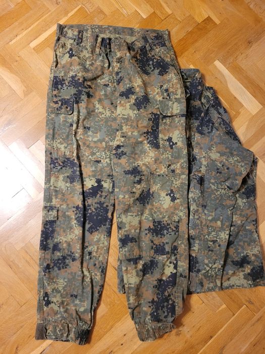 Камуфлажни клин и риза