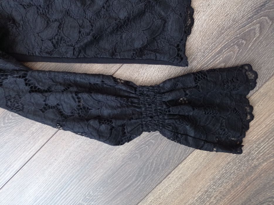 Намалена! Дантелена блуза Reserved