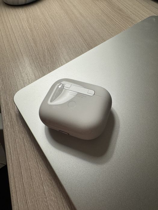 Кейс от Airpods 3