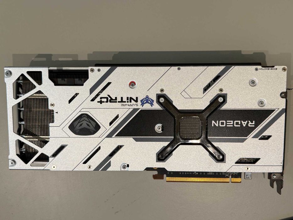 Sapphire NITRO+ AMD Radeon RX 6800 XT 16GB (Фабрично ускорена, Топ охлаждане, Перфектно състояние)