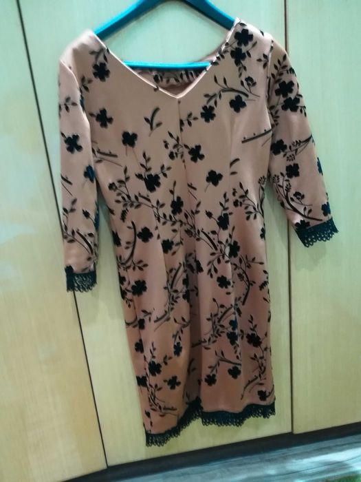 Дамски рокли размер S цена 15 лв за брой