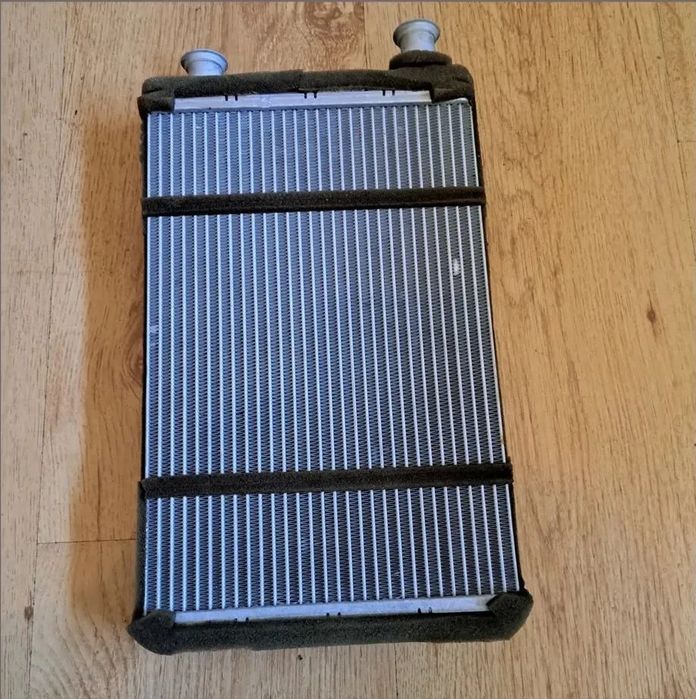 Radiator habitaclu aeroterma cod: A2218300061 compatibil cu mercedes w221 ( 2005-2013 ) w216 c216 ( 2006-2014 )