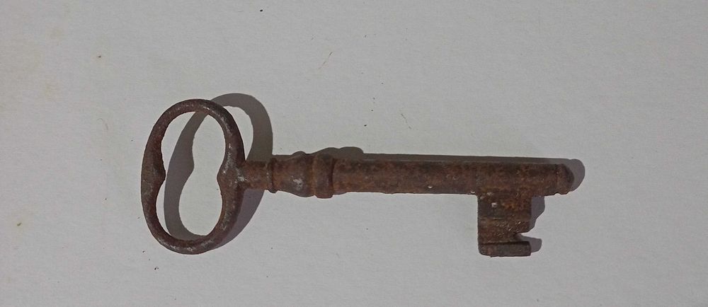 Стар железен ключ