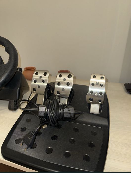 Logitech G29 + педали – перфектно състояние
