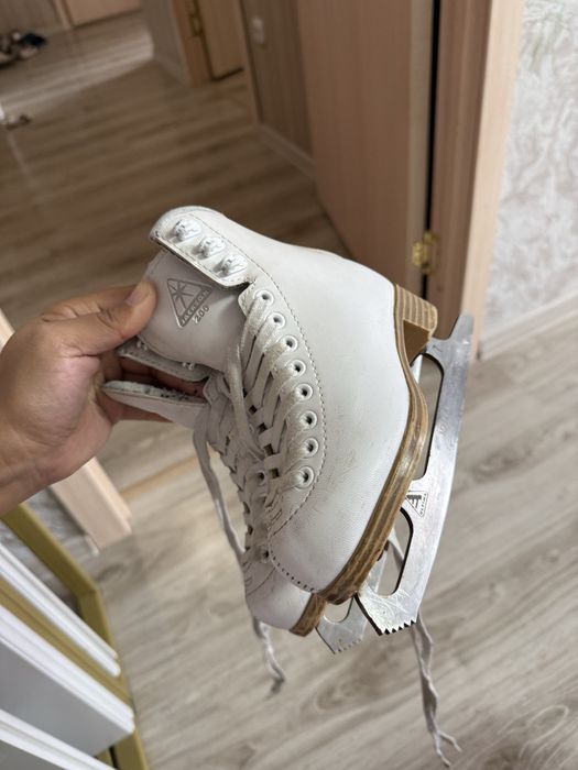 Продам коньки Jackson
