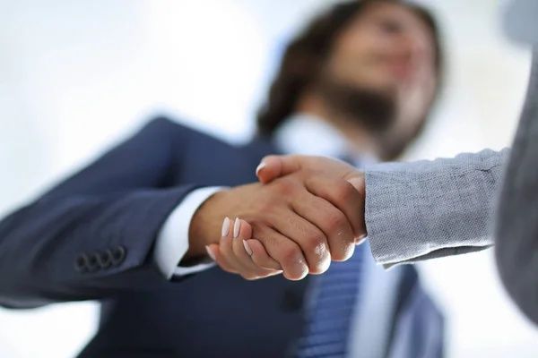 Ооо фирмалар 100 милиондан 100 милярдгача сотилади сотилади