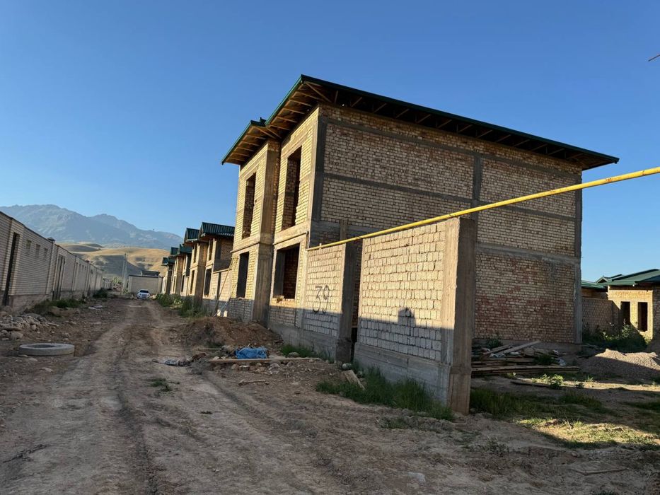 Dacha sotiladi yangi chorbogda