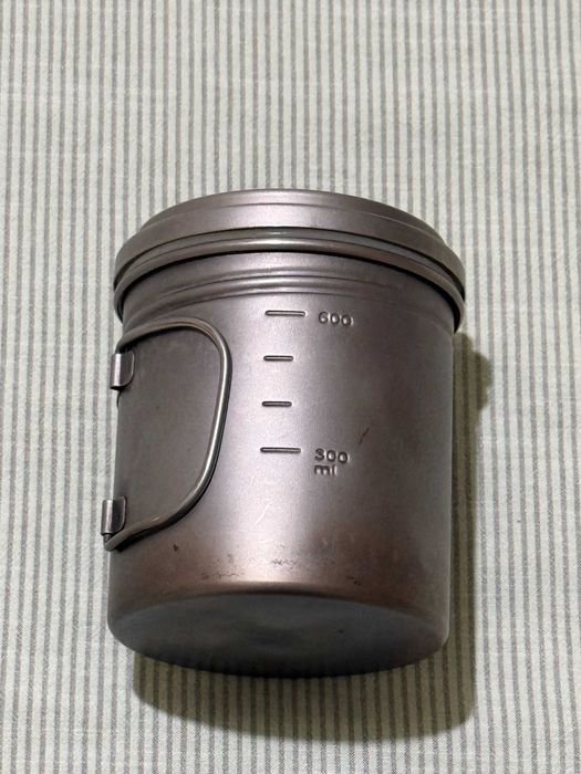 Продавам Vargo Titanium BOT 700 - титаниев съд 700 ml, използван, добро състояние - 65 EUR