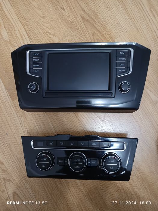 display navigatie + panou clima passat b8