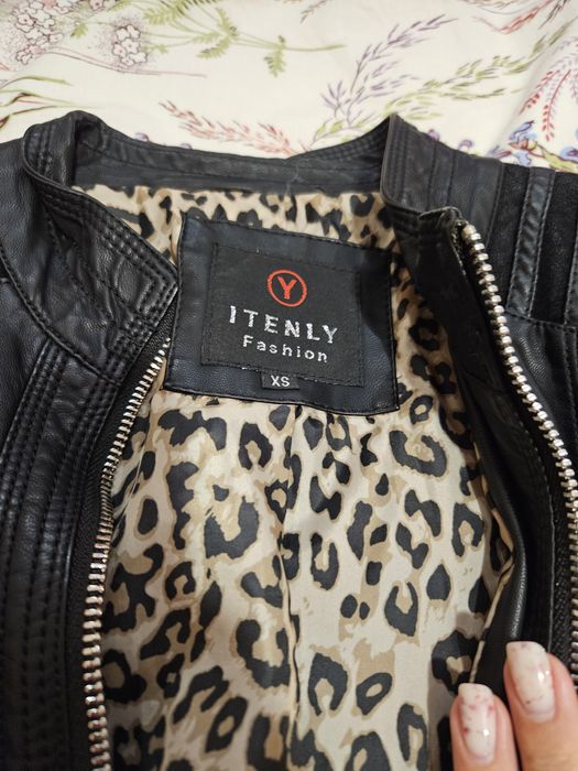 Дамско кожено яке