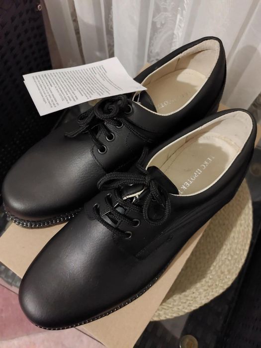 Обувки от естественакожа.