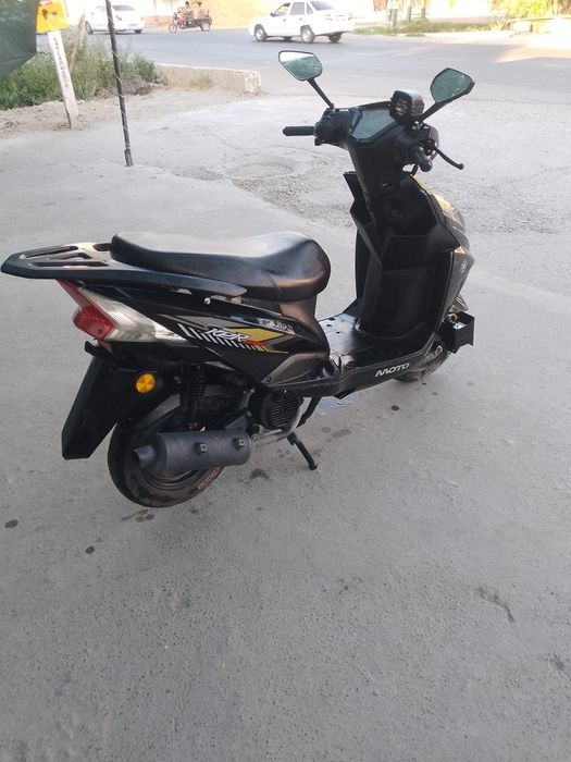 Stilmax skuter sotiladi benzinlik