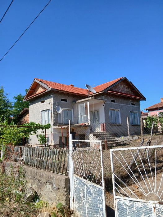 Продава се Къща в Тервел - 451 кв.м за 113 €/кв.м - Снимка #1