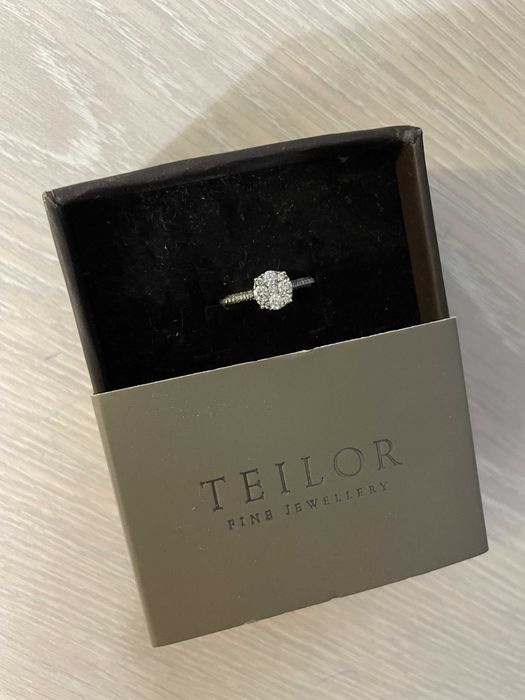 Vand Inel de Logodna din aur alb de (18k) cu diamante de 0.53ct