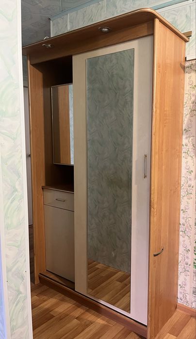 Шкаф для прихожей